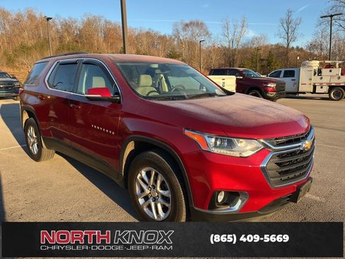 Used 2019 Chevrolet Traverse LT image 2