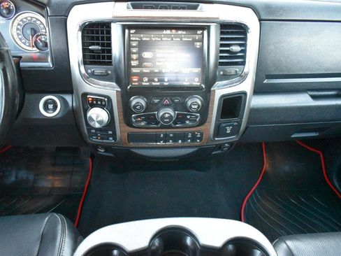 Used 2018 RAM 1500 Laramie w/ Convenience Group image 19