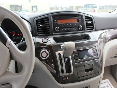 Used 2013 Nissan Quest S image 16