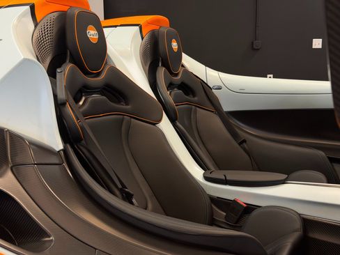 Used 2021 McLaren Elva RWD image 22