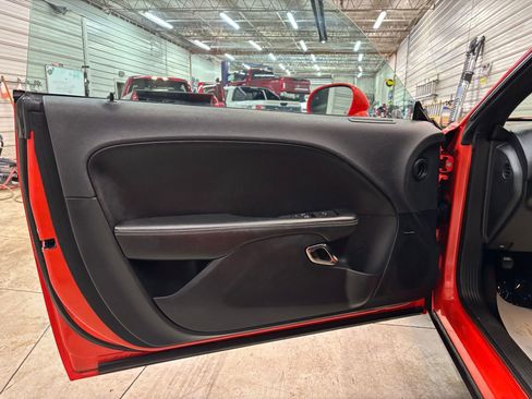 Used 2016 Dodge Challenger SRT Hellcat image 12