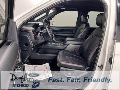 Used 2023 Ford Expedition Limited image 28