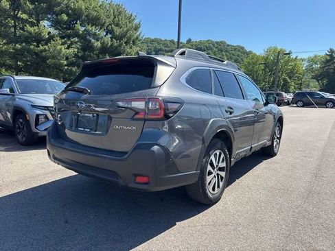 Used 2023 Subaru Outback Premium AWD/4WD image 5