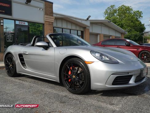 Used 2018 Porsche 718 Boxster S RWD image 9
