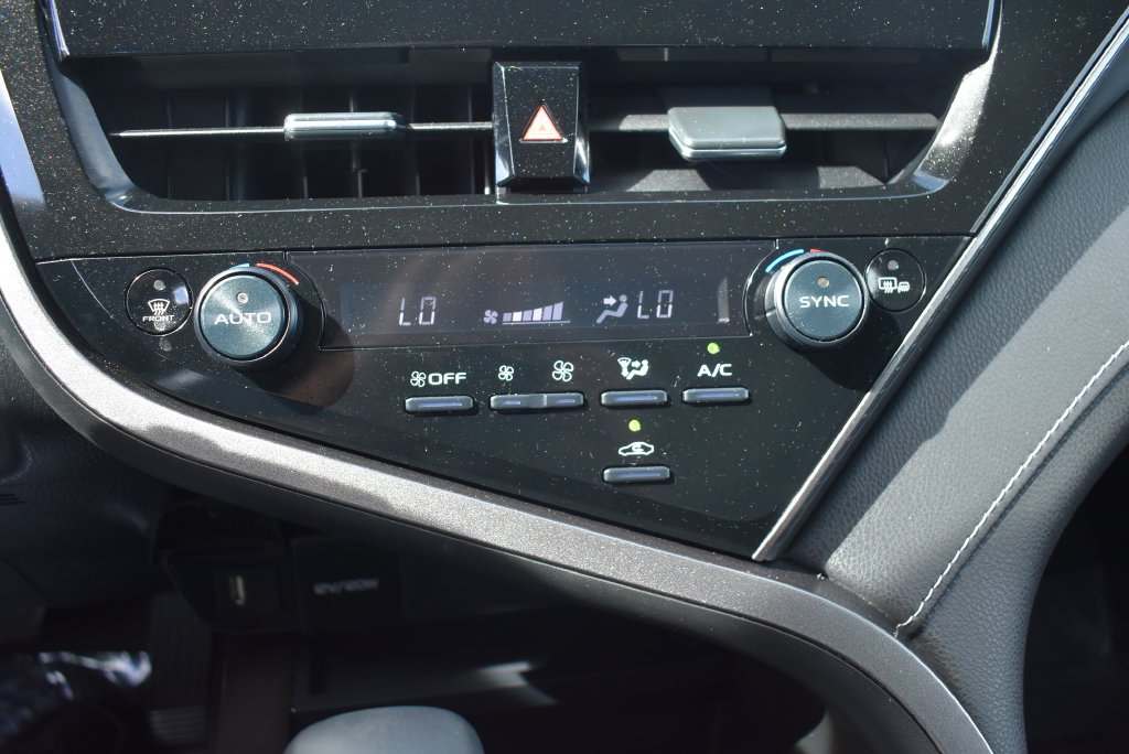 Used 2023 Toyota Camry SE FWD image 32