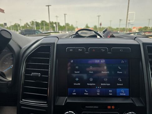 Used 2022 Ford F250 XLT w/ Black Appearance Package AWD/4WD image 9