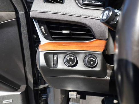 Used 2019 Cadillac Escalade Luxury AWD/4WD image 59