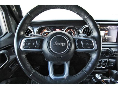 Used 2023 Jeep Wrangler Sahara image 14