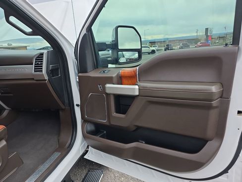 Used 2019 Ford F250 King Ranch w/ King Ranch Ultimate Package AWD/4WD image 31