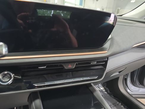 Used 2025 Buick Envision Sport Touring AWD/4WD image 23