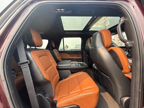 Used 2019 Lincoln Navigator Reserve AWD/4WD image 15
