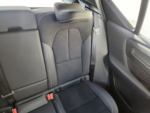 Certified 2025 Volvo XC40 B5 Plus image 15