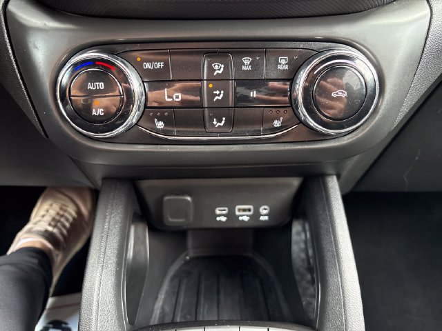 Used 2022 Chevrolet TrailBlazer RS w/ Convenience Package AWD/4WD image 17