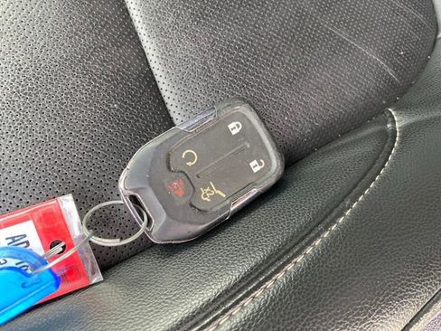 Used 2022 GMC Acadia SLT w/ Elevation Edition image 26