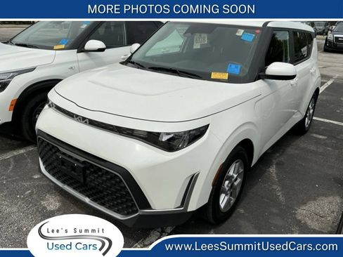 Used 2025 Kia Soul LX FWD image 1