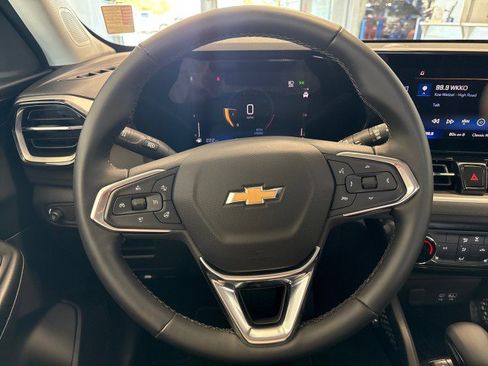 Used 2024 Chevrolet TrailBlazer LT w/ LT Cold Weather Package FWD image 18