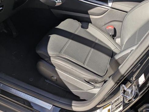 Used 2026 Mercedes-Benz GLC 300 image 4