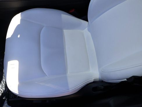 Used 2024 Tesla Model Y Long Range image 31