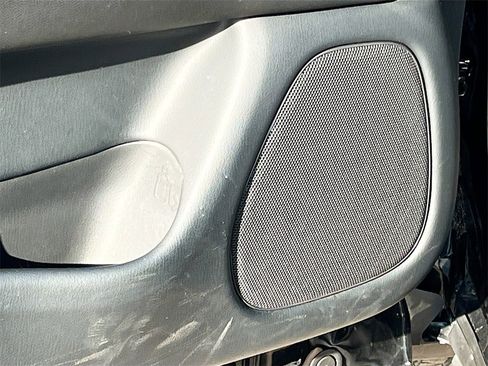 Used 2020 Nissan Pathfinder Platinum image 19