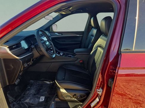 New 2025 Jeep Grand Cherokee L Limited RWD image 10