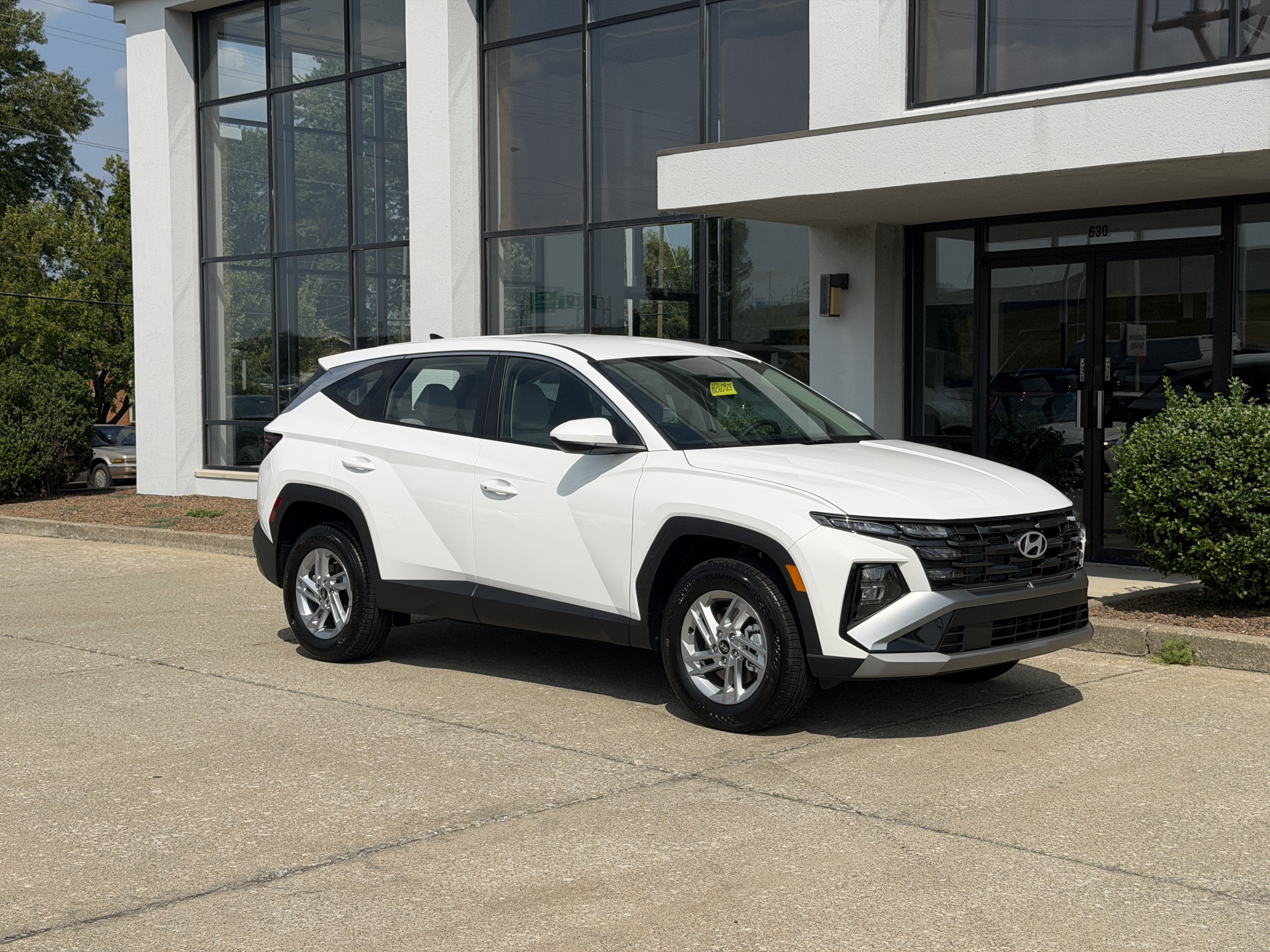 New 2026 Hyundai Tucson SE AWD/4WD image 2