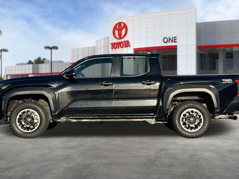 Used 2024 Toyota Tacoma TRD Off-Road image 8