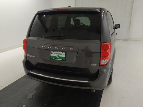 Used 2019 Dodge Grand Caravan SE w/ UConnect Hands-Free Group FWD image 7