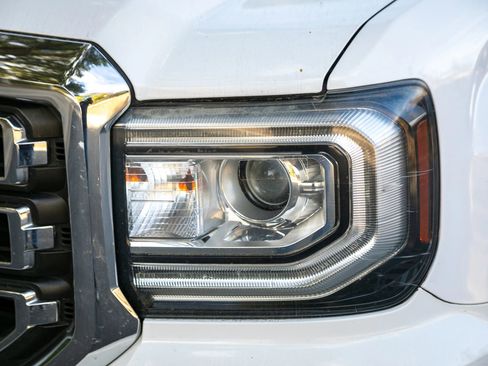 Used 2018 GMC Sierra 1500 2WD Regular Cab image 7