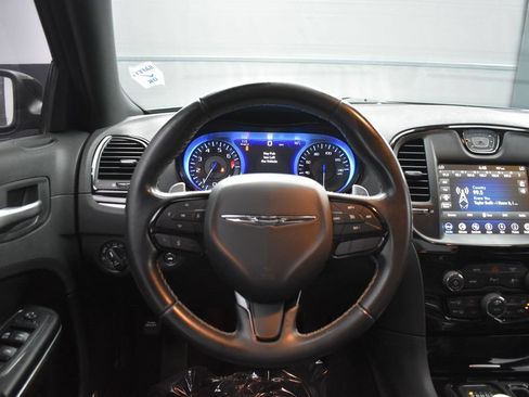 Used 2018 Chrysler 300 S w/ 300S Premium Group AWD/4WD image 12