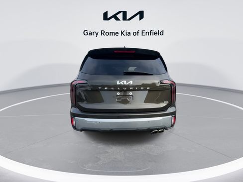 Used 2024 Kia Telluride EX image 7