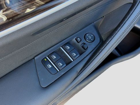 Used 2019 BMW 530i w/ Convenience Package image 24