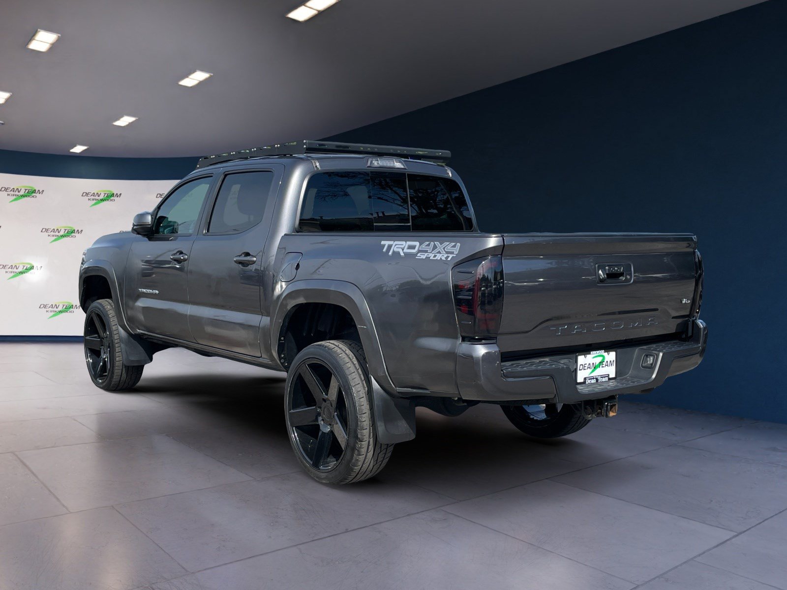 Used 2021 Toyota Tacoma TRD Sport AWD/4WD image 6