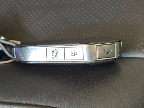 Used 2026 Kia Carnival FWD image 18