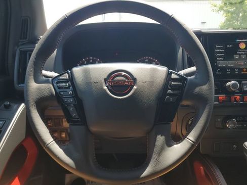 Used 2025 Nissan Frontier PRO-4X AWD/4WD image 23