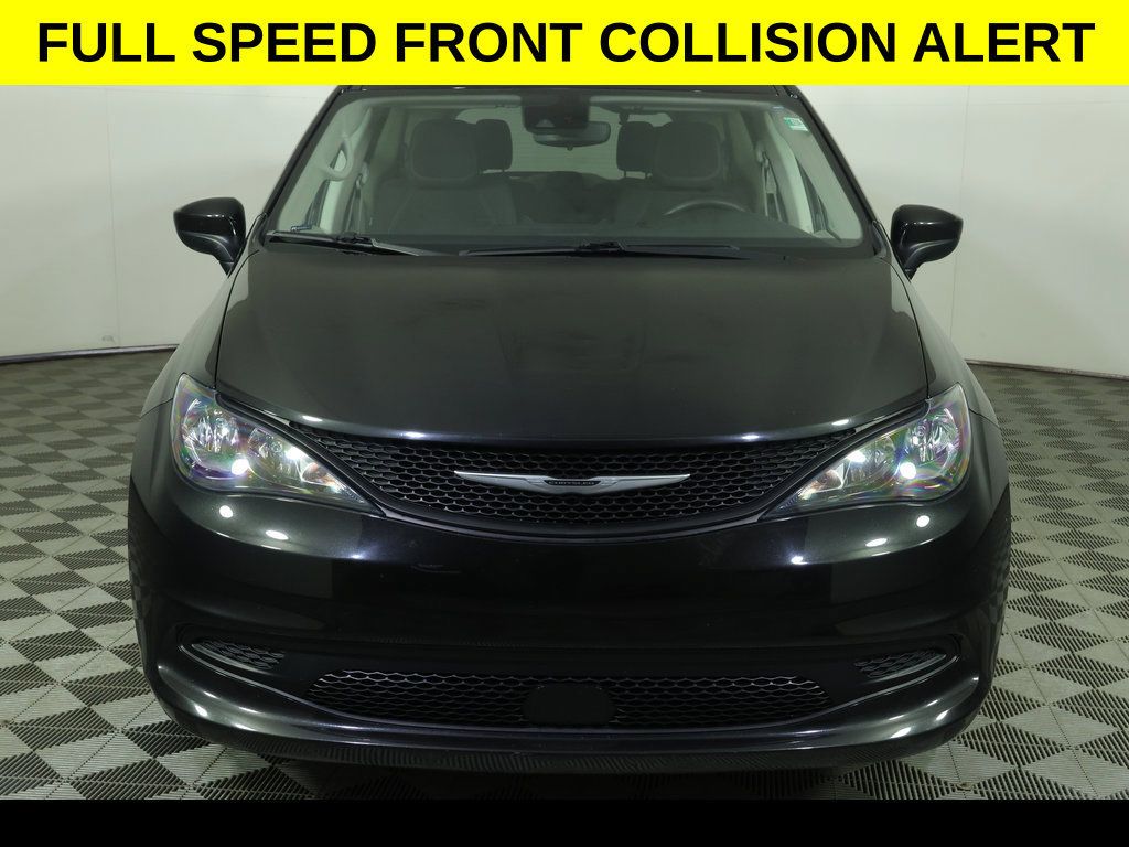 Used 2023 Chrysler Voyager LX FWD image 8