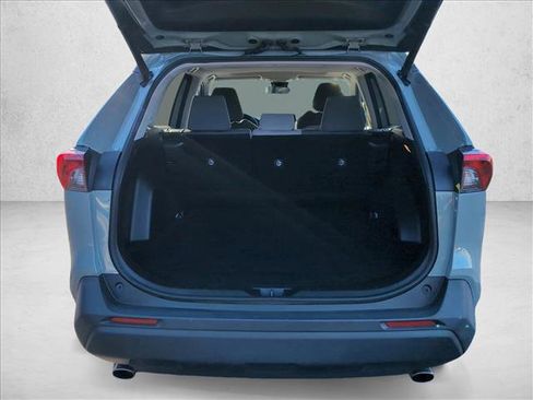 Used 2020 Toyota RAV4 XLE image 7