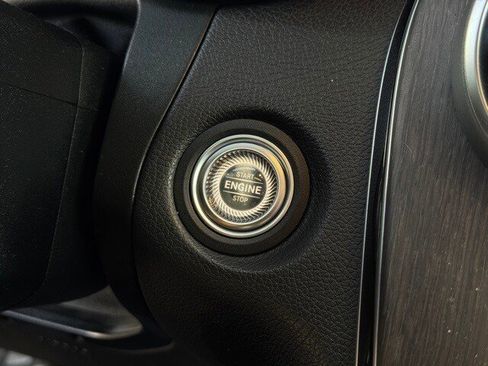 Used 2022 Mercedes-Benz GLC 300 4MATIC image 32