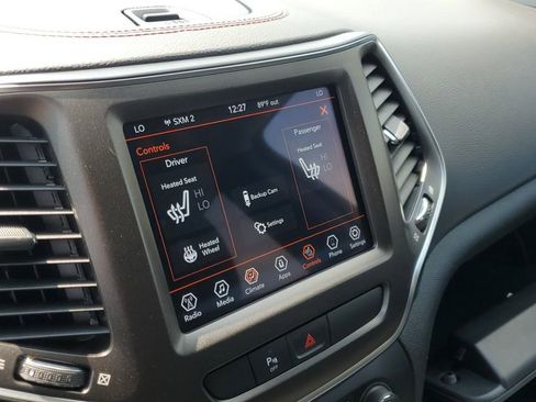 Used 2020 Jeep Cherokee Trailhawk w/ Cold Weather Group AWD/4WD image 18