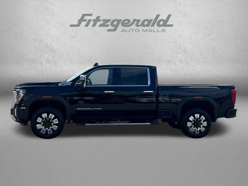 Used 2024 GMC Sierra 2500 Denali w/ Denali Reserve Package AWD/4WD image 3