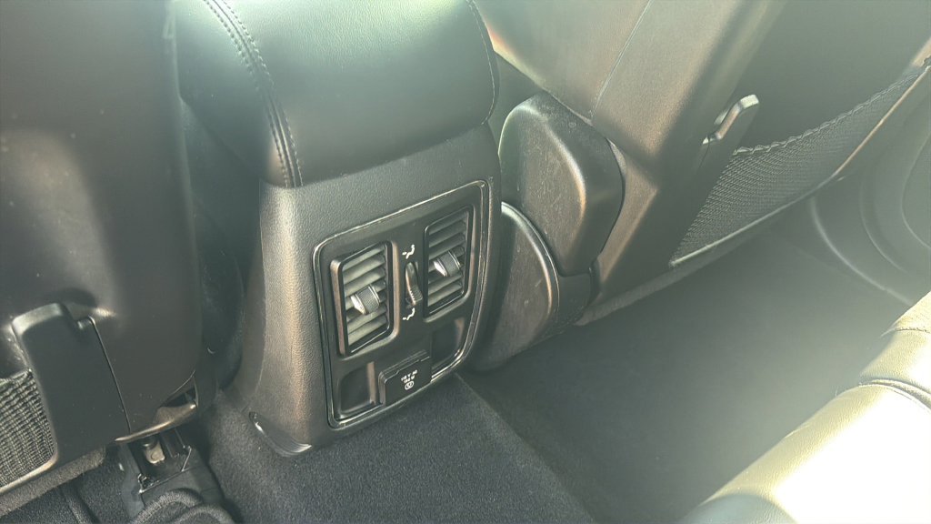 Used 2020 Jeep Grand Cherokee Altitude RWD image 25