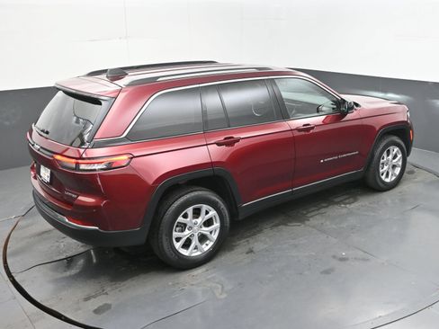 Used 2023 Jeep Grand Cherokee Limited AWD/4WD image 38
