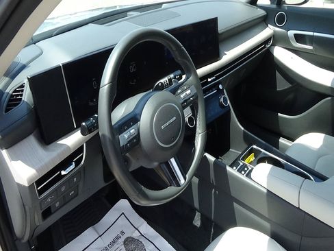 Used 2025 Hyundai Sonata SEL FWD image 15