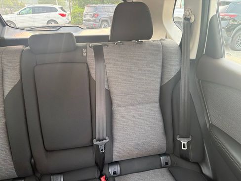 Used 2022 Nissan Rogue S FWD image 15