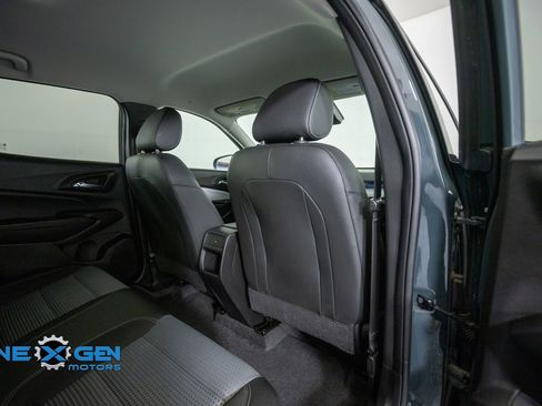 Used 2025 Chevrolet Trax LT FWD image 34