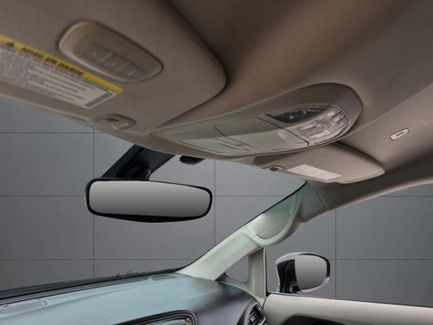 Used 2019 Chrysler Pacifica Touring-L FWD image 31