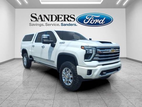 Used 2024 Chevrolet Silverado 2500 High Country w/ High Country Premium Package AWD/4WD image 1