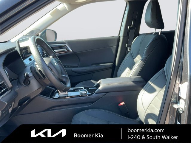 Used 2025 Mitsubishi Outlander SE AWD/4WD image 17
