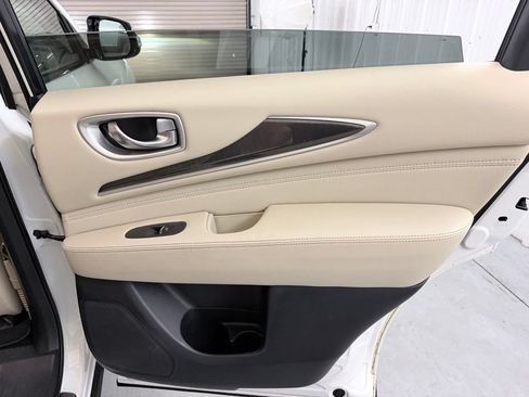 Used 2019 INFINITI QX60 Luxe w/ Essential Package FWD image 39