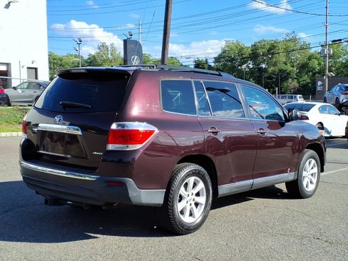 Used 2012 Toyota Highlander SE w/ Tow Pkg AWD/4WD image 7