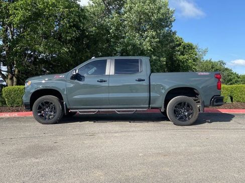 Used 2025 Chevrolet Silverado 1500 LT Trail Boss w/ LT Trail Boss Premium Package AWD/4WD image 9